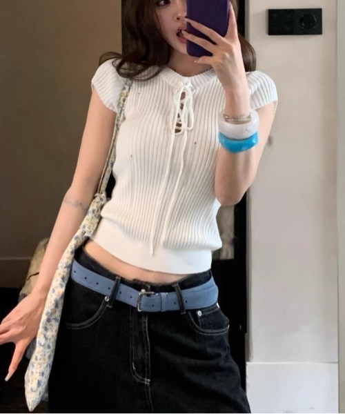 Vipoa(ヴィポア)の「race-up short sleeve knit(ニット/セーター・レディース・ブルー/ホワイト/ブラック・FREE)」の12枚目の写真