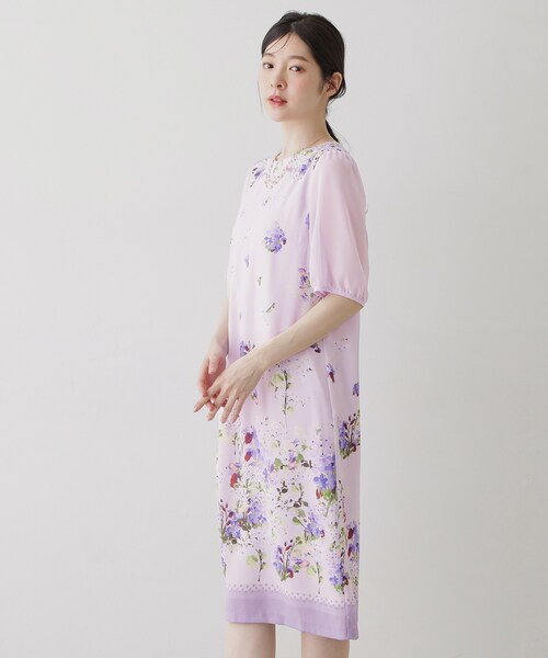 Sunauna（スーナウーナ）の「【co creation and yours／SS～L】多色花柄プリント五分袖ワンピース（ワンピース・レディース・パープル系5/グリーン系その他2/ネイビー系・40/38/36/34）」の5枚目の写真