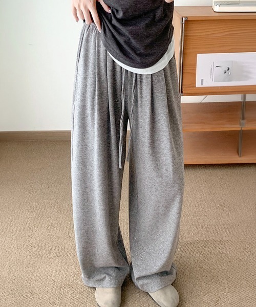 Miniministore(ミニミニストア)の「キラキララメスウェットパンツハイウエスト(その他パンツ・レディース・ダークグレー/ベージュ/ライトグレー/ブラック・FREE)」の2枚目の写真