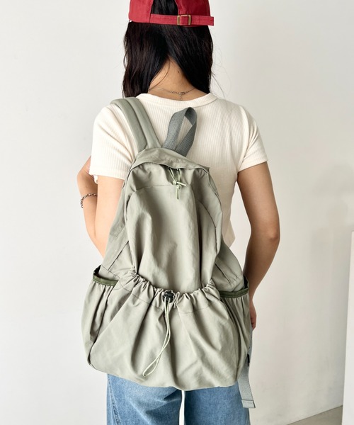 wears（ウェアーズ）の「【A4収納可】軽量ドローコードポケットバックパックリュック（バックパック/リュック・レディース・ブラック/ベージュ/カーキ・FREE）」の3枚目の写真