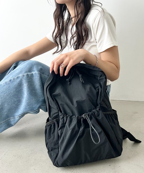 wears（ウェアーズ）の「【A4収納可】軽量ドローコードポケットバックパックリュック（バックパック/リュック・レディース・ブラック/ベージュ/カーキ・FREE）」の2枚目の写真