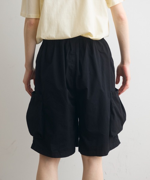 Crisp(クリスプ)の「side pocket half pants / サイドポケットハーフパンツ(その他パンツ・レディース・ブラック/アイボリー・FREE)」の4枚目の写真