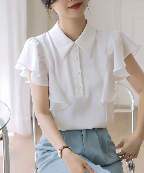 AMAJI（アマジ）の「シフォン フリル ドールカラー フレアスリーブ シャツ（シャツ/ブラウス・レディース・ホワイト・LARGE/MEDIUM/SMALL/X-LARGE）」の2枚目の写真