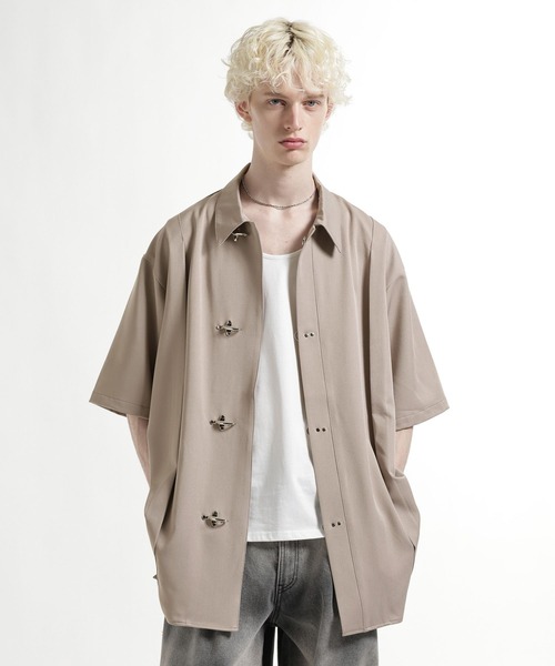 HARE(ハレ)の「ファイヤーマンバックルロングシャツ(HARE)(シャツ/ブラウス・メンズ・ベージュ/ブラック・FREE)」の1枚目の写真