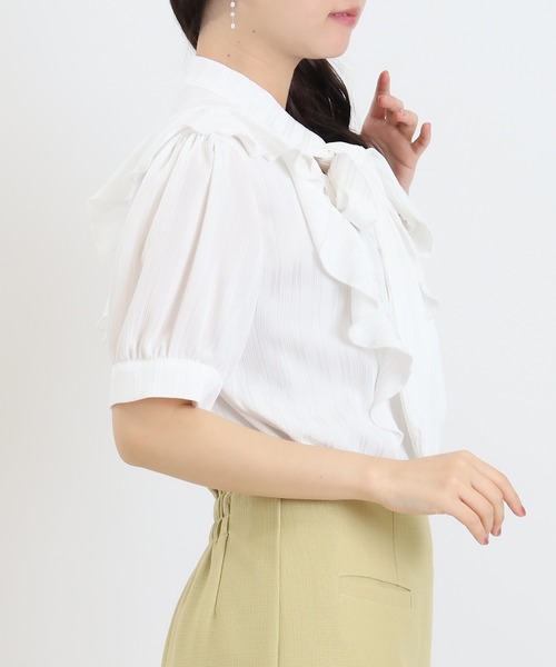 ASTORIA ODIER(アストリアオディール)の「ラメストライプ ラッフルリボンタイブラウス(シャツ/ブラウス・レディース・ベージュ/ライトグレー/ホワイト/ミント・MEDIUM)」の13枚目の写真