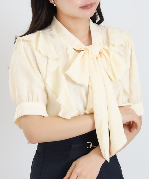 ASTORIA ODIER(アストリアオディール)の「ラメストライプ ラッフルリボンタイブラウス(シャツ/ブラウス・レディース・ベージュ/ライトグレー/ホワイト/ミント・MEDIUM)」の15枚目の写真