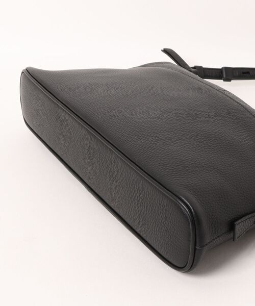 Maison Margiela(メゾンマルジェラ)の「Maison Margiela-women 5AC SOFT POUCH(ショルダーバッグ・レディース・ブラック・FREE)」の4枚目の写真