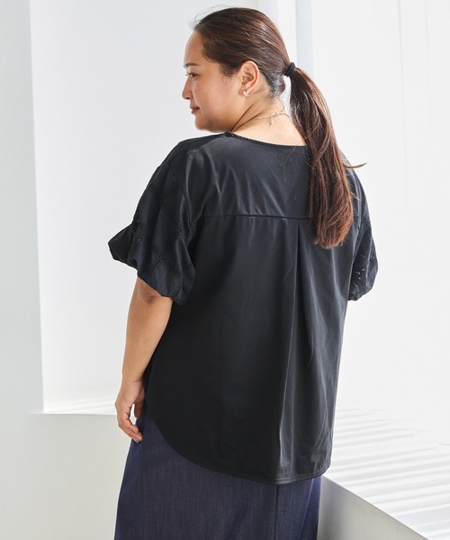 LAVEANGE(ラビアンジェ)の「【洗える】袖刺繍レース異素材プルオーバー|大人フェミニン/きれいめ/ボリューム袖/半袖トップス/体型カバー(Tシャツ/カットソー・レディース・ブラック/オフホワイト・M/LL/3L/4L/5L)」の3枚目の写真