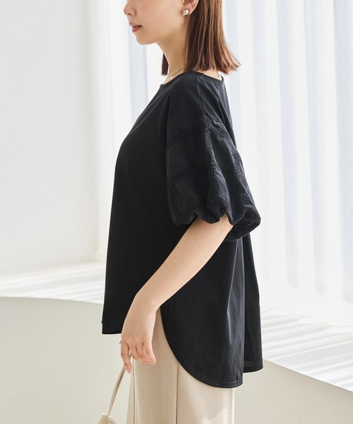 LAVEANGE(ラビアンジェ)の「【洗える】袖刺繍レース異素材プルオーバー|大人フェミニン/きれいめ/ボリューム袖/半袖トップス/体型カバー(Tシャツ/カットソー・レディース・ブラック/オフホワイト・M/LL/3L/4L/5L)」の8枚目の写真