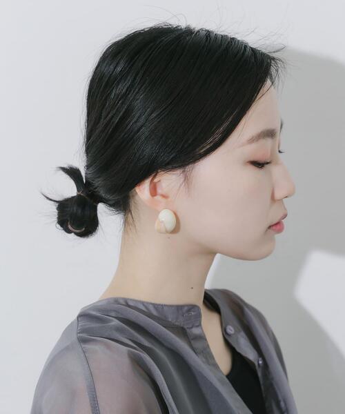 SMELLY(スメリー)の「ボリュームジュシピアス(ピアス(両耳用)・レディース・アイボリー・-)」の6枚目の写真