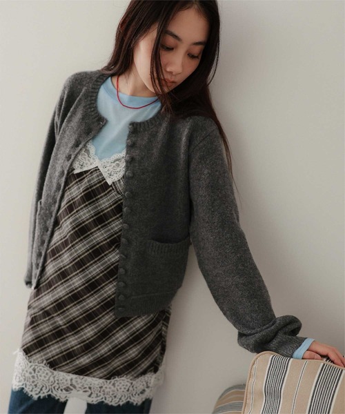 miette（ミエット）の「くるみボタンニットカーディガン（カーディガン/ボレロ・レディース・ライトブルー/チャコール/カーキ・FREE）」の9枚目の写真