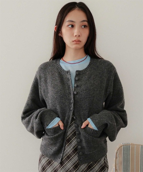 miette（ミエット）の「くるみボタンニットカーディガン（カーディガン/ボレロ・レディース・ライトブルー/チャコール/カーキ・FREE）」の7枚目の写真