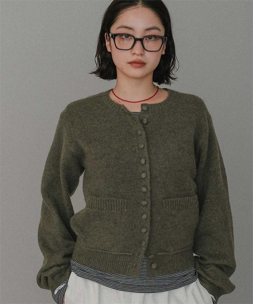 miette（ミエット）の「くるみボタンニットカーディガン（カーディガン/ボレロ・レディース・ライトブルー/チャコール/カーキ・FREE）」の16枚目の写真