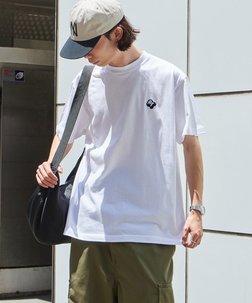 ROOPTOKYO(ループトウキョウ)の「オリジナルロゴ胸ワッペンTシャツ 半袖 クルーネック ハイグレードコットン 5.6oz 丸胴 シンプル ミドル丈 クロップド丈 短丈 メンズ レディース ユニセックス 秋 秋服 2026年秋冬(Tシャツ/カットソー・メンズ・ホワイト/ブラック/ブルー/ライトピンク/チャコール・S/M/L/XL)」の1枚目の写真