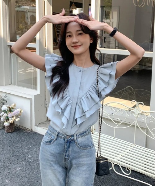 BIRTHDAY BASH（バースデイバッシュ）の「SHOULDER FRILL LINEN TOPS（Tシャツ/カットソー・レディース・ブルー/ブラック・MEDIUM/SMALL）」の2枚目の写真