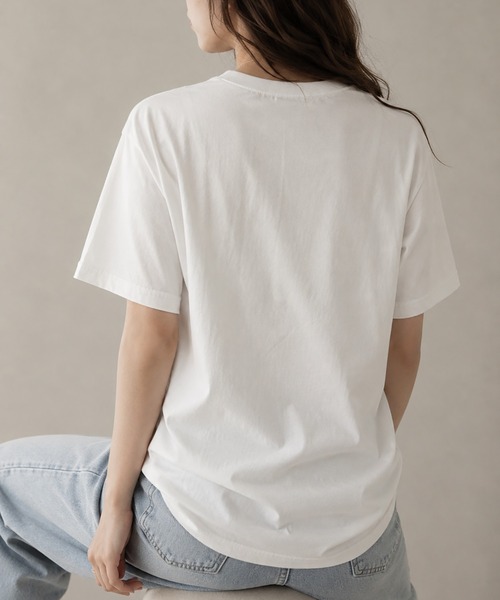 boemy(ボエミー)の「猫プリント グラフィック Tシャツ(Tシャツ/カットソー・レディース・ホワイト・M)」の4枚目の写真