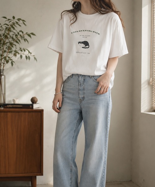 boemy(ボエミー)の「猫プリント グラフィック Tシャツ(Tシャツ/カットソー・レディース・ホワイト・M)」の3枚目の写真