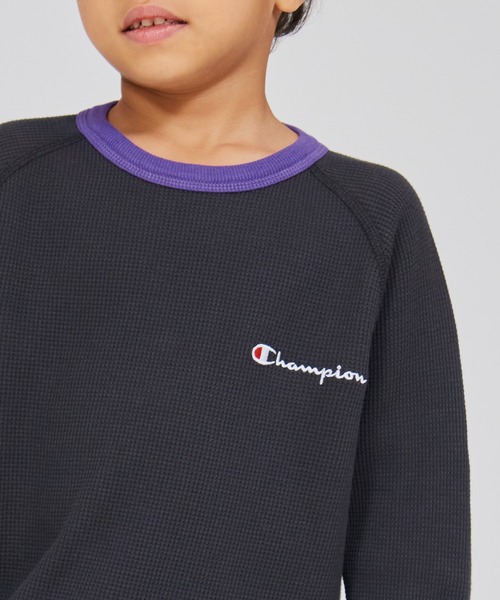 Champion(チャンピオン)の「【Champion/チャンピオン】キッズ ベーシック ロングスリーブTシャツ(ワンピース・キッズ・オフホワイト/ブラック/ライトブラウン・130/140/150/160/100/110/120)」の13枚目の写真