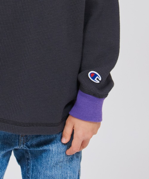 Champion(チャンピオン)の「【Champion/チャンピオン】キッズ ベーシック ロングスリーブTシャツ(ワンピース・キッズ・オフホワイト/ブラック/ライトブラウン・130/140/150/160/100/110/120)」の14枚目の写真