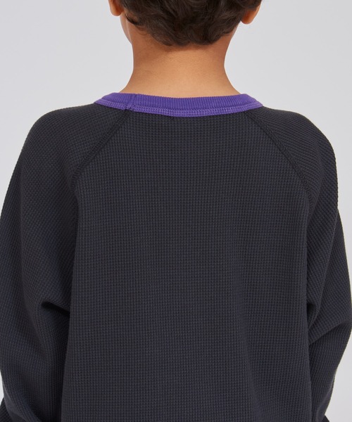 Champion(チャンピオン)の「【Champion/チャンピオン】キッズ ベーシック ロングスリーブTシャツ(ワンピース・キッズ・オフホワイト/ブラック/ライトブラウン・130/140/150/160/100/110/120)」の15枚目の写真