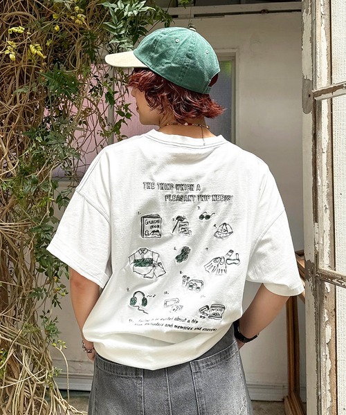 DOUBLE NAME(ダブルネーム)の「【EC限定REVIVAL】Travel Item BACK刺しゅうTEE(Tシャツ/カットソー・レディース・オフホワイト・FREE)」の2枚目の写真