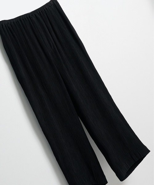 STUDIOUS(ステュディオス)の「【STUDIOUS】Silky Pleats Easy Pants / シルキープリーツイージーパンツ / 伸縮素材 / 接触冷感(スラックス・メンズ・グレイッシュベージュ/ブラック/ブルー・2/1)」の2枚目の写真