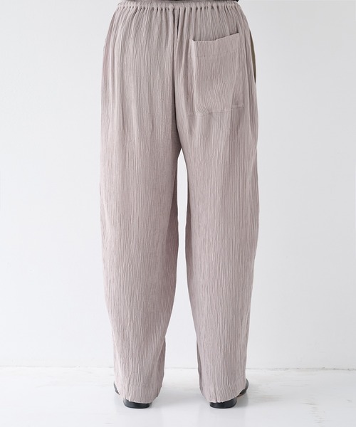STUDIOUS(ステュディオス)の「【STUDIOUS】Silky Pleats Easy Pants / シルキープリーツイージーパンツ / 伸縮素材 / 接触冷感(スラックス・メンズ・グレイッシュベージュ/ブラック/ブルー・2/1)」の13枚目の写真