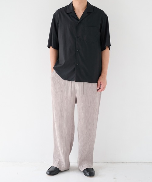 STUDIOUS(ステュディオス)の「【STUDIOUS】Silky Pleats Easy Pants / シルキープリーツイージーパンツ / 伸縮素材 / 接触冷感(スラックス・メンズ・グレイッシュベージュ/ブラック/ブルー・2/1)」の7枚目の写真