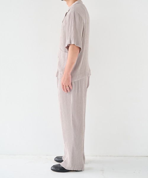 STUDIOUS(ステュディオス)の「【STUDIOUS】Silky Pleats Easy Pants / シルキープリーツイージーパンツ / 伸縮素材 / 接触冷感(スラックス・メンズ・グレイッシュベージュ/ブラック/ブルー・2/1)」の9枚目の写真
