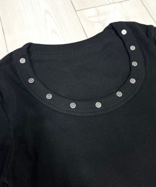 NANEA(ナネア)の「スタッズ付きクルーロンT(Tシャツ/カットソー・レディース・ブラック/ブラウン/ホワイト/チャコールグレー・MEDIUM/SMALL)」の21枚目の写真