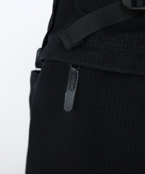 THE NORTH FACE（ザノースフェイス）の「【THE NORTH FACE / ザ・ノースフェイス】トラッドミウォック / デイバック / リュック / 27L / Trad Miwok / NM62673（バックパック/リュック・メンズ・ブラック/ベージュ・フリー）」の5枚目の写真