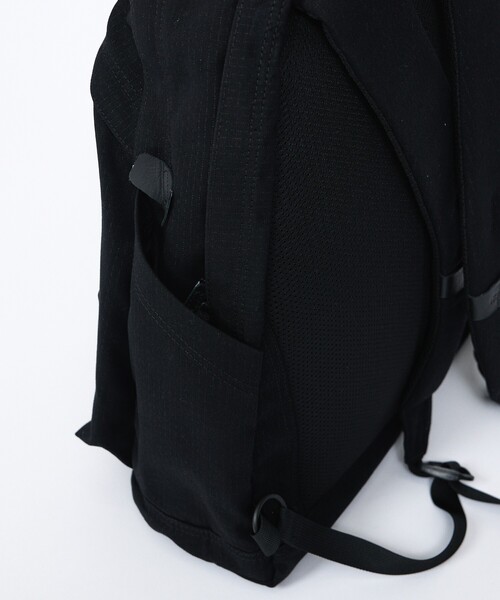 THE NORTH FACE（ザノースフェイス）の「【THE NORTH FACE / ザ・ノースフェイス】トラッドミウォック / デイバック / リュック / 27L / Trad Miwok / NM62673（バックパック/リュック・メンズ・ブラック/ベージュ・フリー）」の3枚目の写真