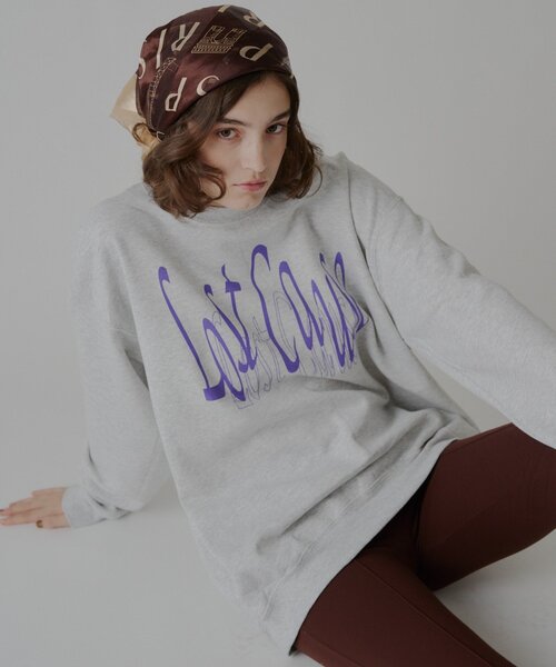 WHIMSIC（ウィムジック）の「【UNISEX/2サイズ展開】ロストコーズ シルクスクリーンスウェットP/O（Tシャツ/カットソー・メンズ・ブラック/シルバー系その他・1/2）」の2枚目の写真