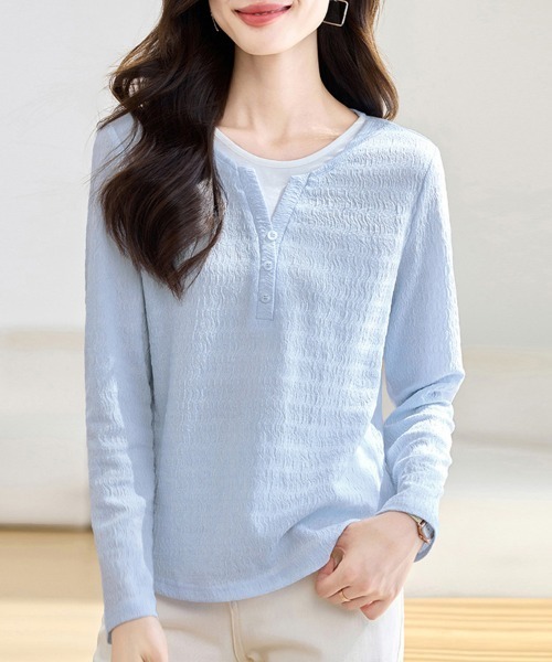 ONEP STAR(ワンピスター)の「レイヤード風キーネック凹凸素材長袖カットソー(Tシャツ/カットソー・レディース・ライトブルー・MEDIUM/LARGE/X-LARGE)」の4枚目の写真