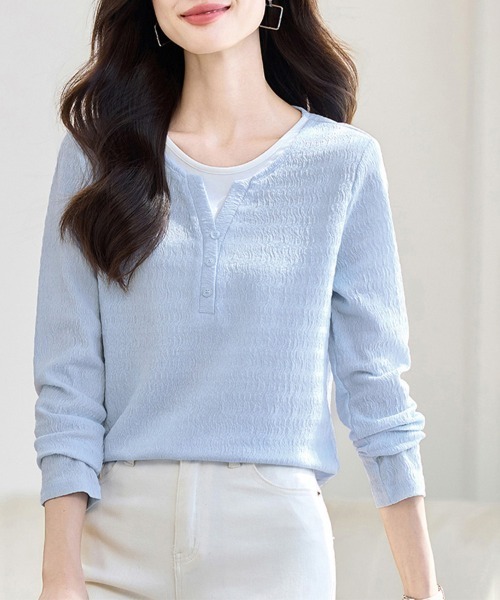 ONEP STAR(ワンピスター)の「レイヤード風キーネック凹凸素材長袖カットソー(Tシャツ/カットソー・レディース・ライトブルー・MEDIUM/LARGE/X-LARGE)」の6枚目の写真