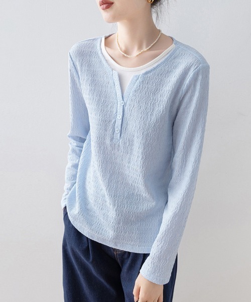 ONEP STAR(ワンピスター)の「レイヤード風キーネック凹凸素材長袖カットソー(Tシャツ/カットソー・レディース・ライトブルー・MEDIUM/LARGE/X-LARGE)」の15枚目の写真