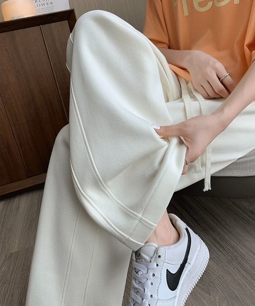 SEU(エスイーユー)の「ロングシーズン活躍! 上品見え! 全骨格美脚見え 美脚 無地 ワイドストレートパンツ 【オフィスカジュアル】【きれいめカジュアル】 レディース韓国(その他パンツ・レディース・グレー/ブラック/アイボリー/ベージュ・M/L)」の11枚目の写真