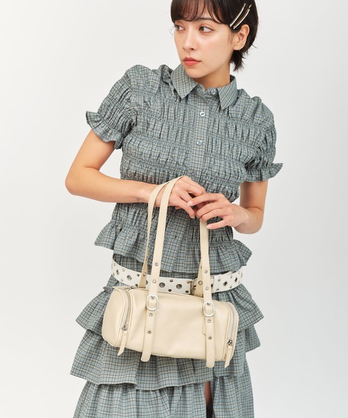 atmos pink(アトモスピンク)の「atmos pink Studded Belt Mini Boston Bag / アトモスピンク スタディド ベルト ミニボストン バッグ(ショルダーバッグ・レディース・ベージュ/ブラック・FREE)」の18枚目の写真