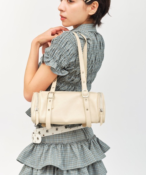 atmos pink(アトモスピンク)の「atmos pink Studded Belt Mini Boston Bag / アトモスピンク スタディド ベルト ミニボストン バッグ(ショルダーバッグ・レディース・ベージュ/ブラック・FREE)」の9枚目の写真