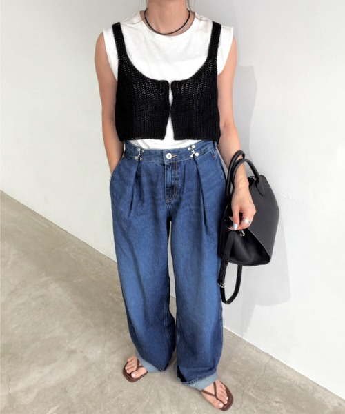 ISOOK(アイスー)の「フロントホックニットビスチェ(chiica select) / ニットキャミ レイヤード シンプル ショート丈 クロップド(ベスト・レディース・ブラック/ベージュ・FREE)」の3枚目の写真
