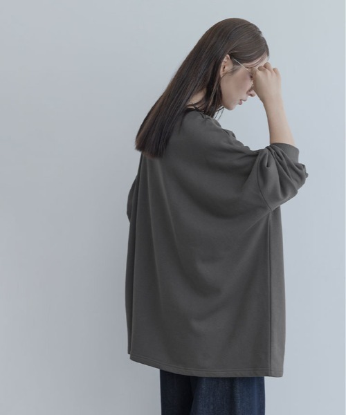 maviru(マヴィル)の「ビッグ シルエット スウェット チュニック(スウェット・レディース・ブラウン/ブラック/チャコール/ライトベージュ・FREE)」の12枚目の写真