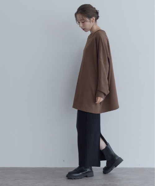 maviru(マヴィル)の「ビッグ シルエット スウェット チュニック(スウェット・レディース・ブラウン/ブラック/チャコール/ライトベージュ・FREE)」の14枚目の写真