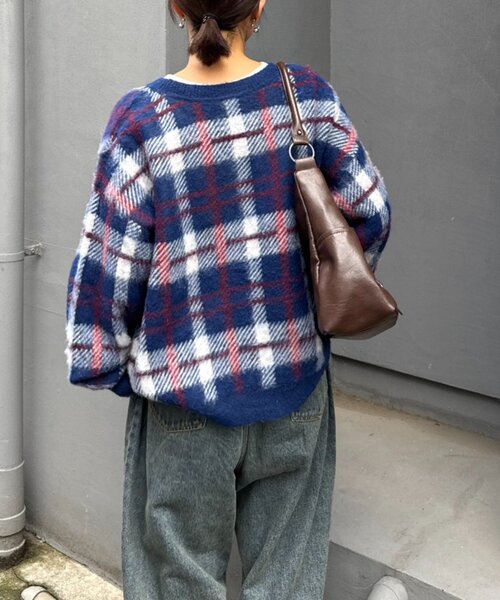 CIAOPANIC TYPY(チャオパニックティピー)の「【ZOZO限定】【UNISEX】シャギーチェックプルオーバーニット(ニット/セーター・レディース・ブラック/グレー/ブルー/グリーン・MEDIUM/LARGE)」の8枚目の写真