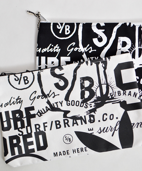 SURF/BRAND（サーフブランド）の「SURF BRAND/サーフブランド EASY CLUTCH（クラッチバッグ・メンズ・ホワイト/ブラック・ONE SIZE）」の3枚目の写真