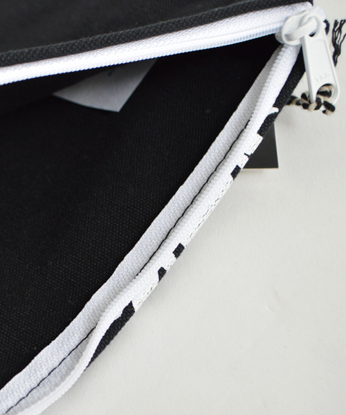 SURF/BRAND（サーフブランド）の「SURF BRAND/サーフブランド EASY CLUTCH（クラッチバッグ・メンズ・ホワイト/ブラック・ONE SIZE）」の6枚目の写真