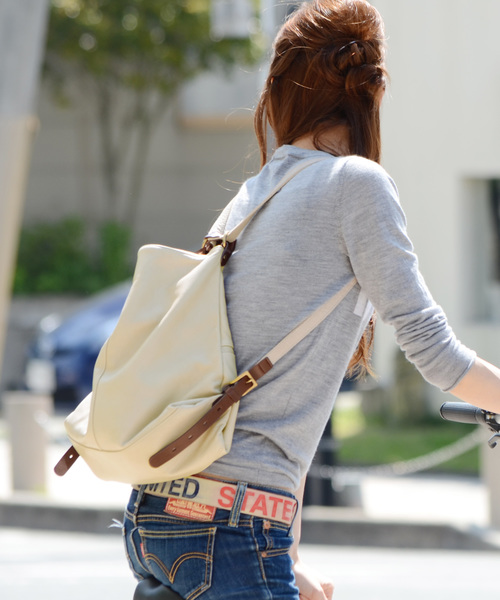 HALEINE（アレンヌ）の「日本製 2WAY レザー リュックサック（バックパック/リュック・レディース・キャメル/アッシュグレー/ブラック/カーキ/ネイビー/オレンジ/アイボリー・FREE）」の2枚目の写真