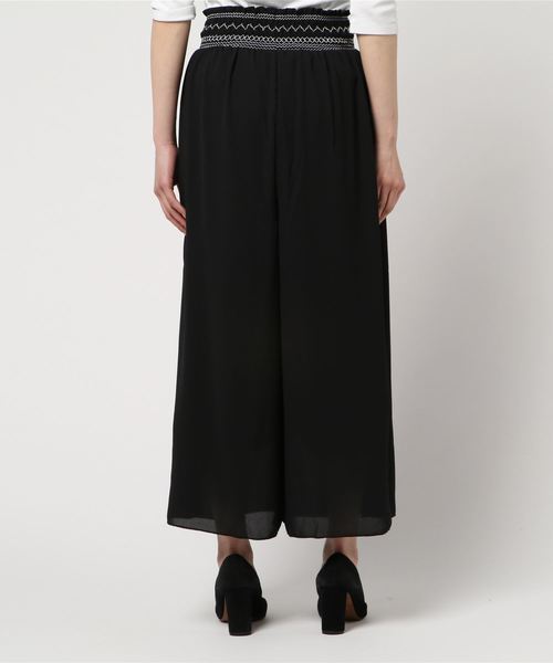 PAGEBOY(ページボーイ)の「スモッキングワイドパンツ(その他パンツ・レディース・ホワイト系その他/ブラック系その他/ブラック・FREE)」の5枚目の写真