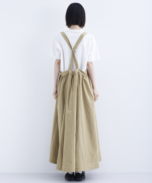 MERLOT IKYU（メルローイキュウ）の「タックロングサロペットスカート1642（スカート・レディース・ブラック/ネイビー/ベージュ・FREE）」の8枚目の写真