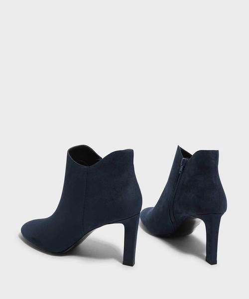 CHARLES & KEITH(チャールズ & キース)の「テパードヒールブーティ / TAPERED HEEL BOOTIES(ブーツ・レディース・ブラック/ダークブルー・22.5cm/23cm/23.5cm/24.5cm/25cm/25.5cm)」の11枚目の写真