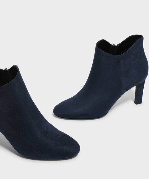 CHARLES & KEITH(チャールズ & キース)の「テパードヒールブーティ / TAPERED HEEL BOOTIES(ブーツ・レディース・ブラック/ダークブルー・22.5cm/23cm/23.5cm/24.5cm/25cm/25.5cm)」の12枚目の写真